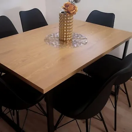 Terme Catez Oddamo Hisko V Kateri Lahko Biva Do 8 Oseb